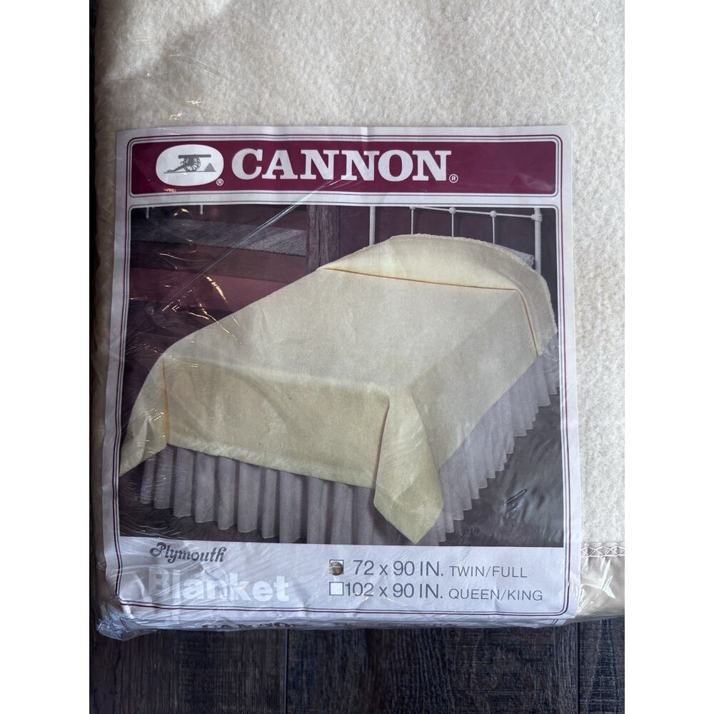 New Plymouth Blanket By Cannon Pale Yellow 72x90 Vintage 100% Poly Nylon Binding